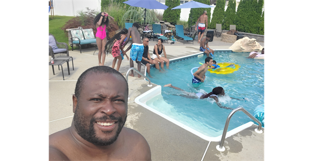 TEAM POOL PARTY