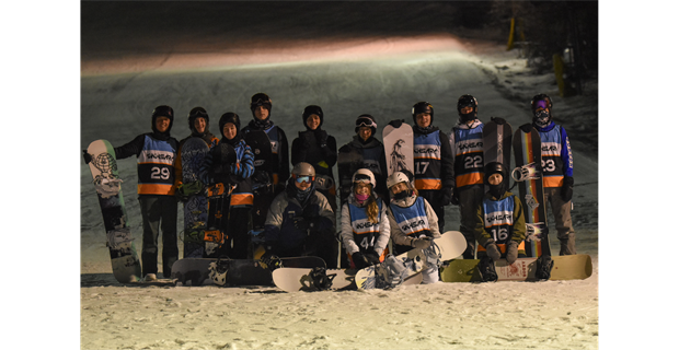 2022-23 Snowboard team