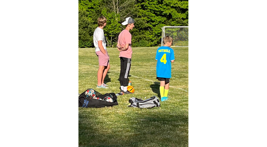 High School players coaching U10 Boys
